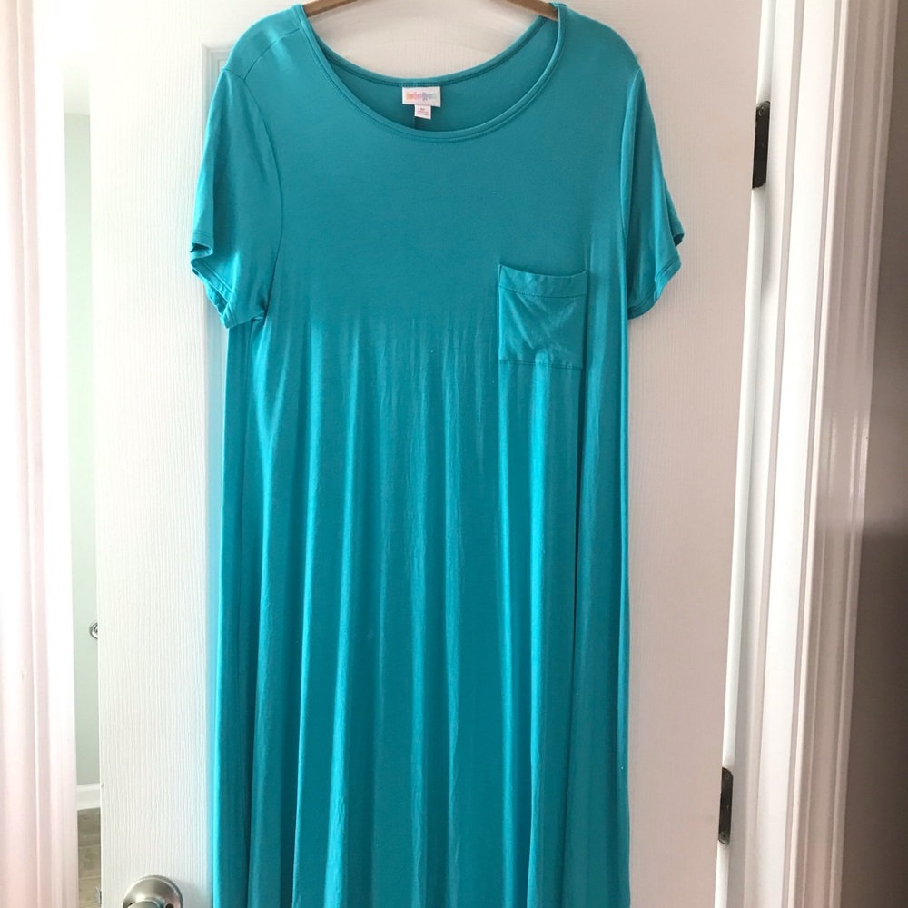 Beautiful Medium Turquoise LuLaRoe Carly!!!
